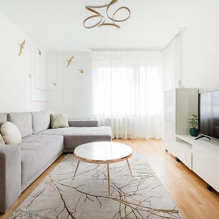 Modern Two-Bedroom Apartment With Free Parking Budapeşte Dış mekan fotoğraf