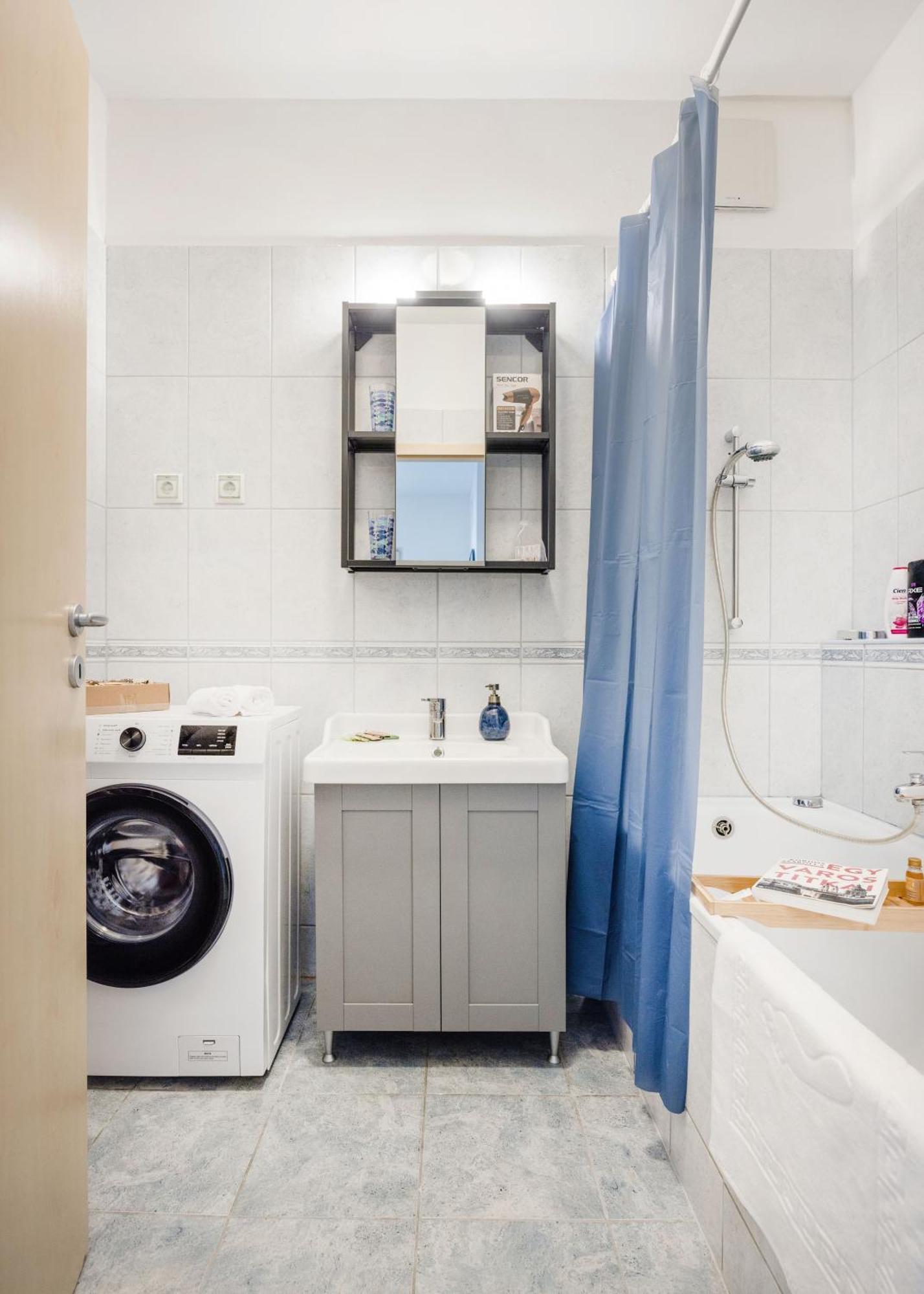 Modern Two-Bedroom Apartment With Free Parking Budapeşte Dış mekan fotoğraf