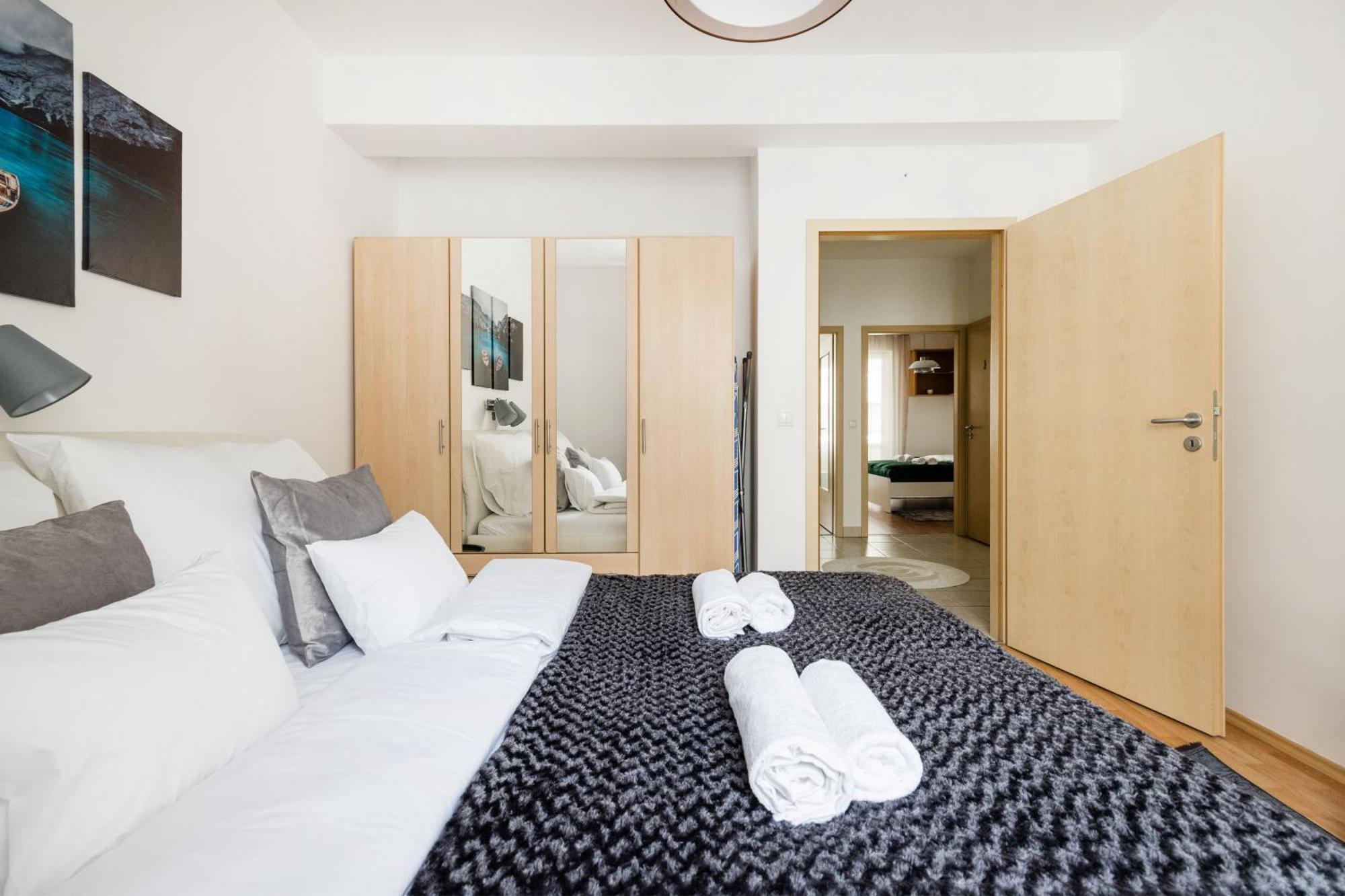 Modern Two-Bedroom Apartment With Free Parking Budapeşte Dış mekan fotoğraf