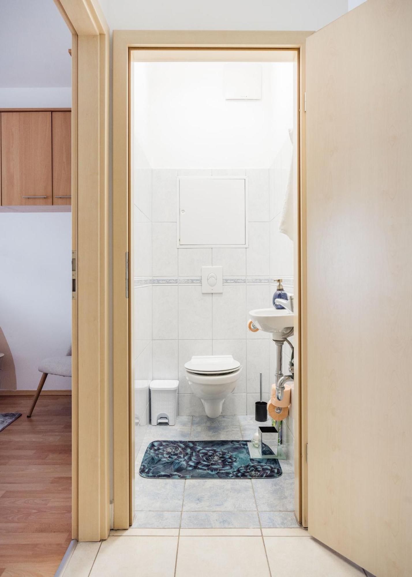 Modern Two-Bedroom Apartment With Free Parking Budapeşte Dış mekan fotoğraf